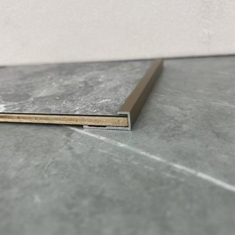 Aluminum Ceramic 2.7m Black Corner Trim Right Triangular Prism  Jolly Bullnose Based Tile Triangle Shape Strip
